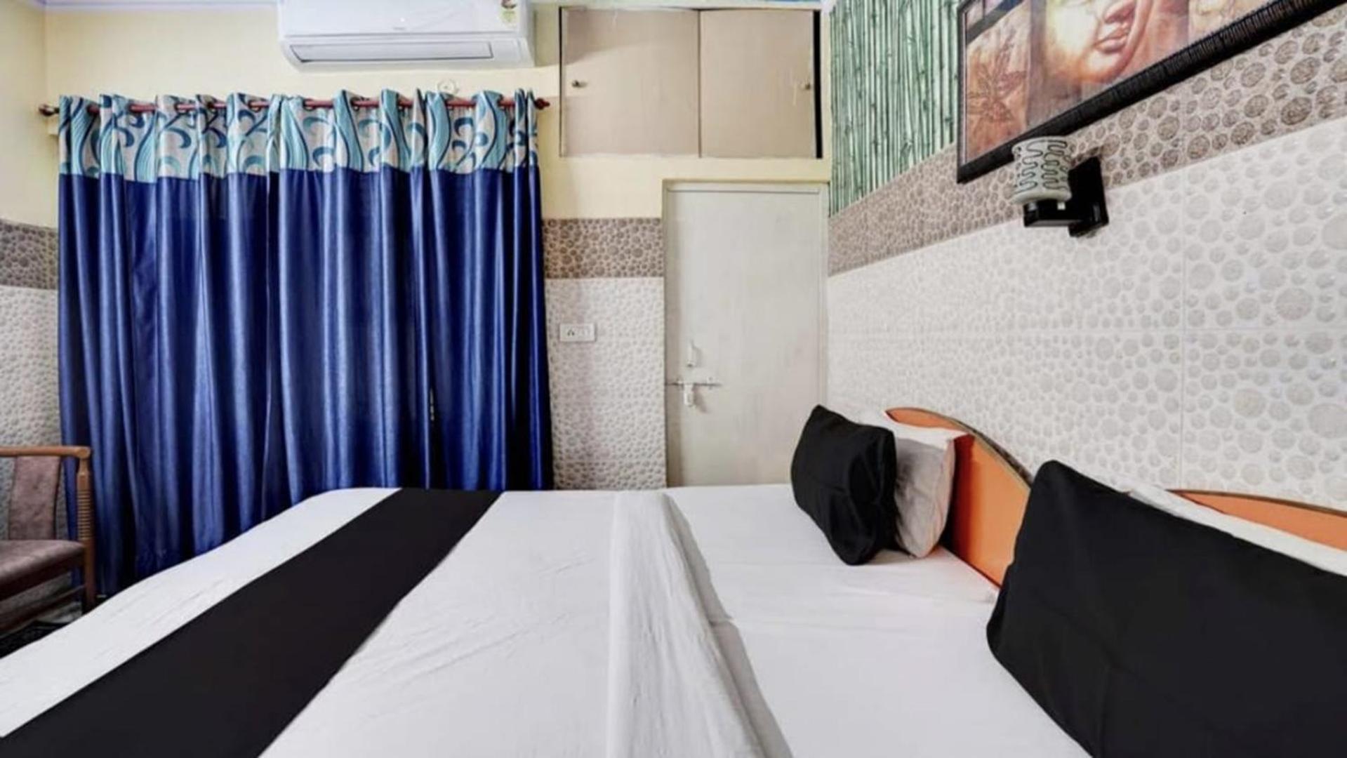 Pyrenees Homestay Agra  Exterior foto