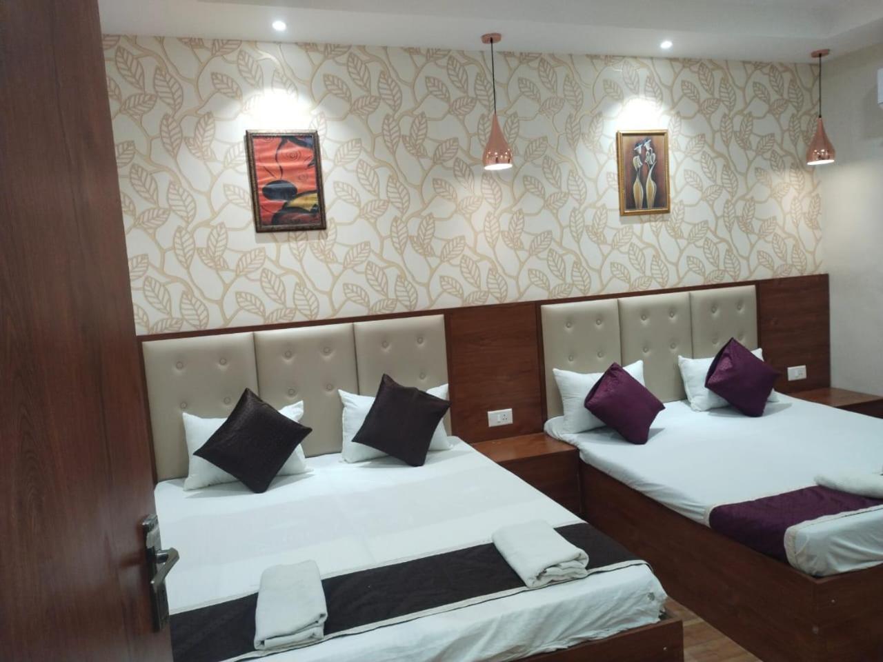 Pyrenees Homestay Agra  Exterior foto