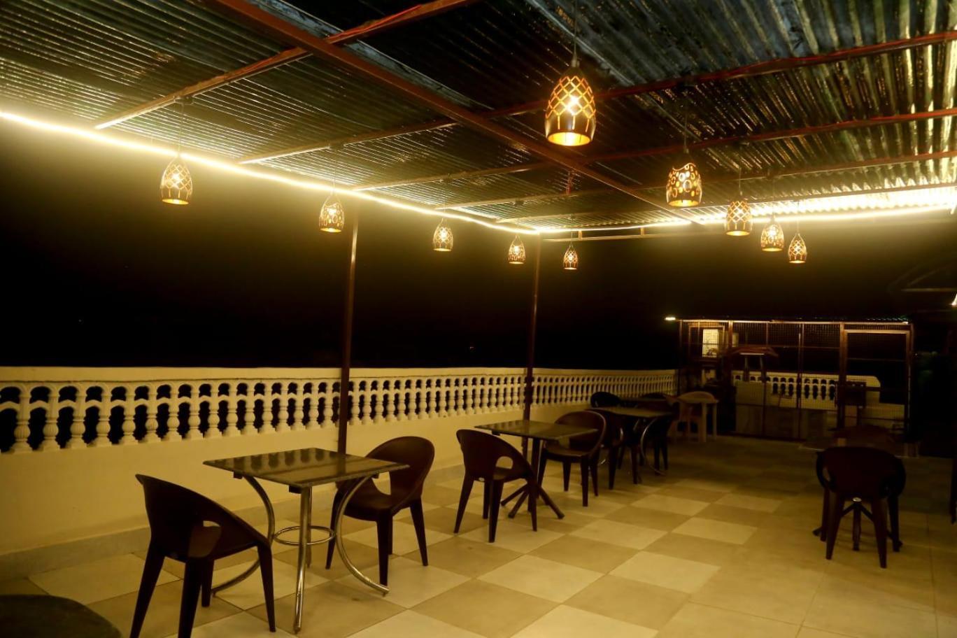 Pyrenees Homestay Agra  Exterior foto