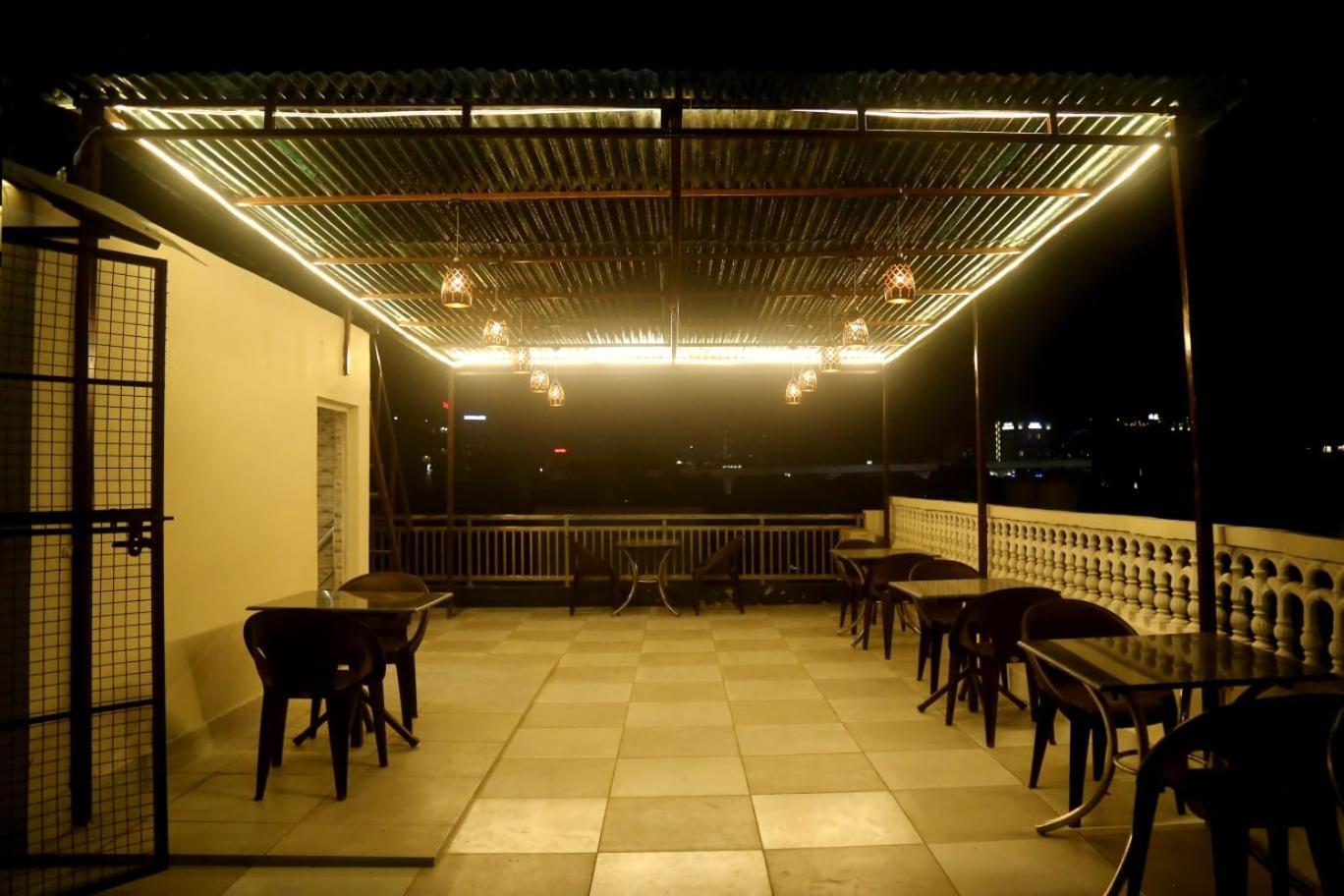 Pyrenees Homestay Agra  Exterior foto