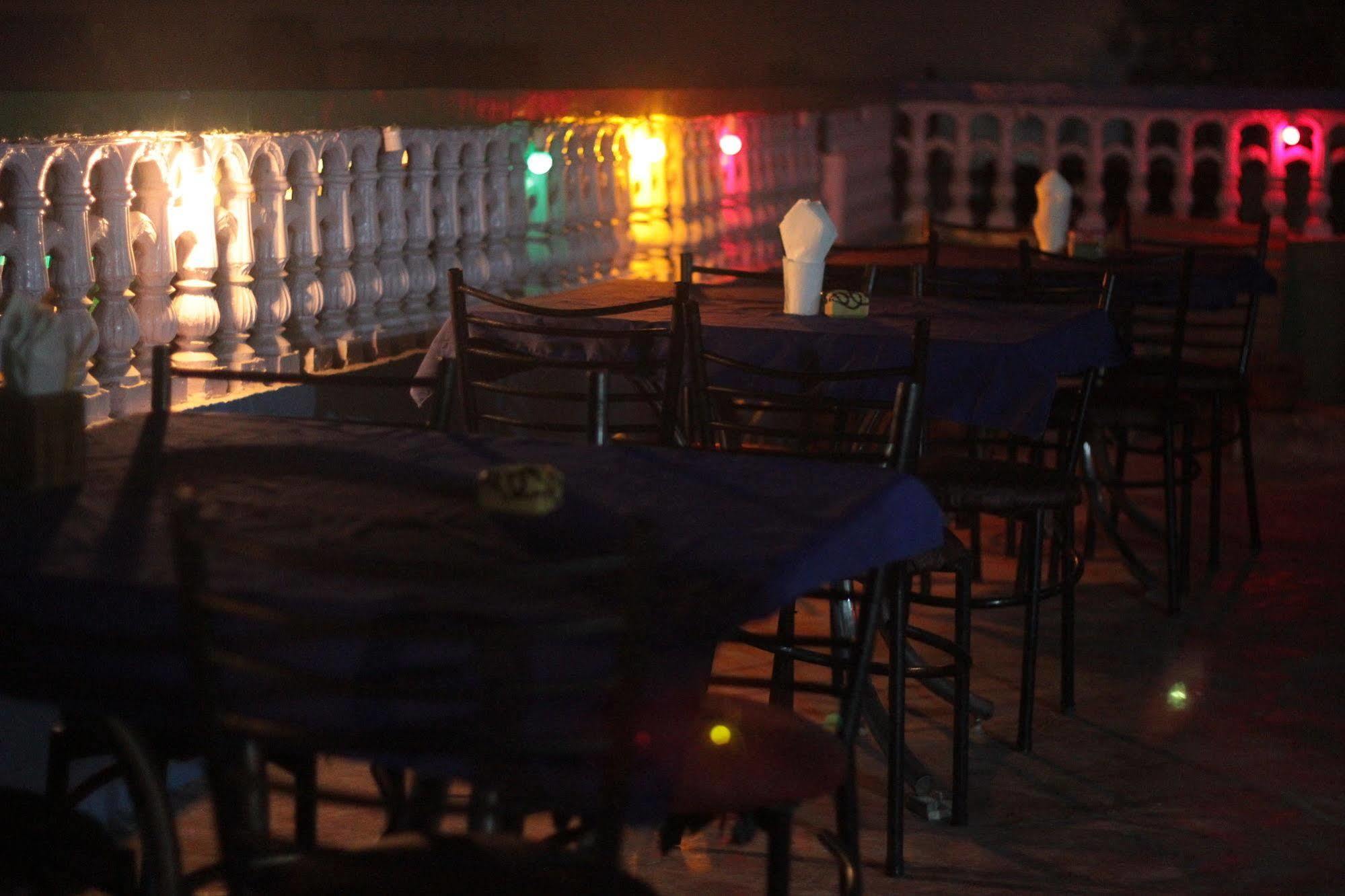 Pyrenees Homestay Agra  Exterior foto