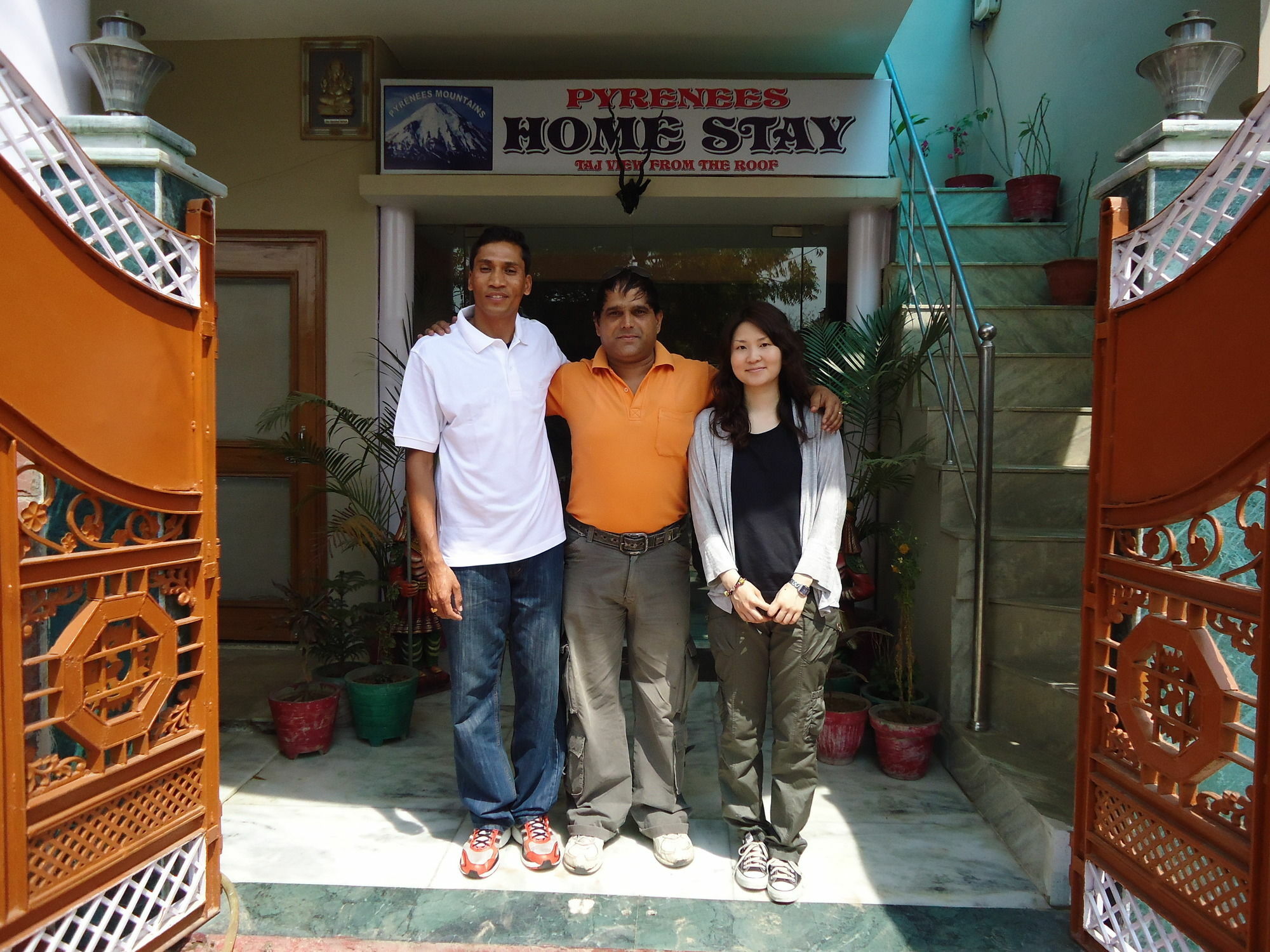 Pyrenees Homestay Agra  Exterior foto